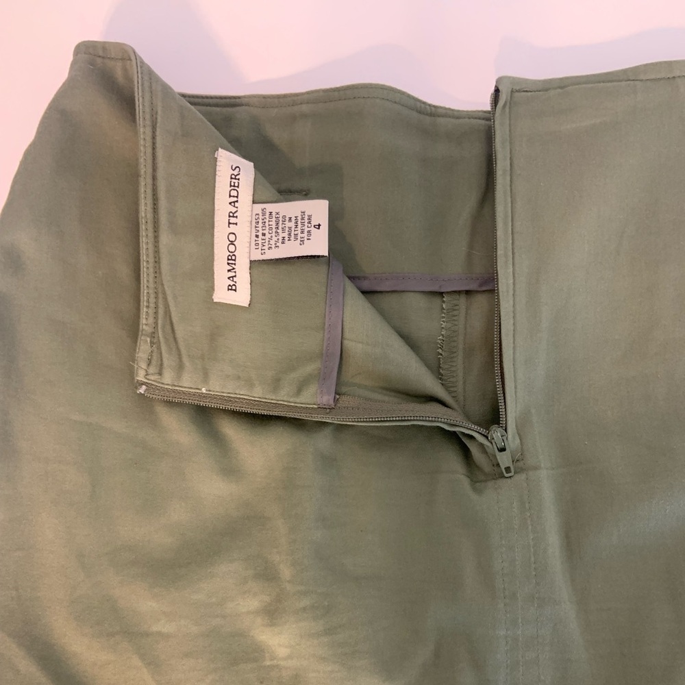 Y2K Buckle Mini Skort Women’s 4 Army Green - Picture 7 of 15